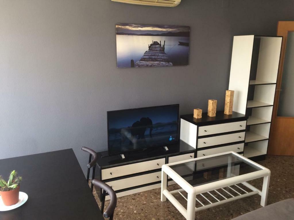 Amplio y Comodo Apartamento Appartamento Valenza Esterno foto