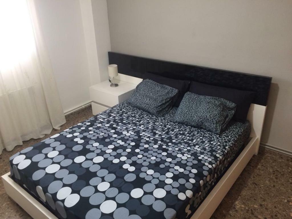Amplio y Comodo Apartamento Appartamento Valenza Esterno foto