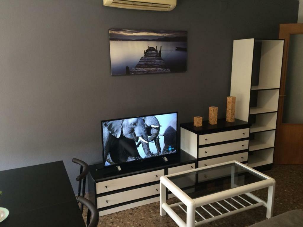 Amplio y Comodo Apartamento Appartamento Valenza Esterno foto